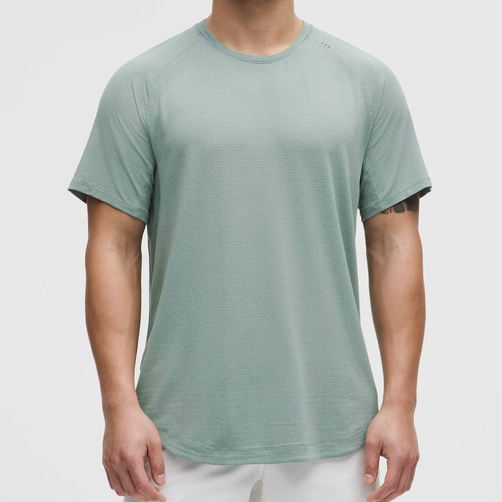 Lululemon License to Train Short Sleeve Shirt Fog Green Size Medium